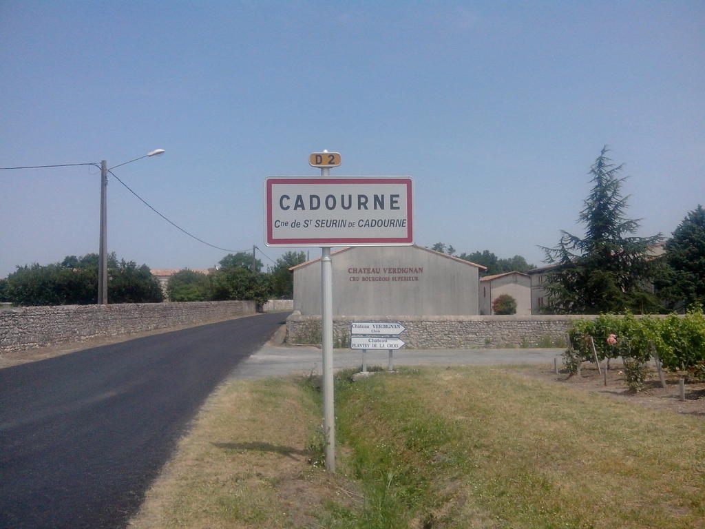 לינה וארוחת בוקר Saint-Seurin-de-Cadourne La Cadournaise חדר תמונה
